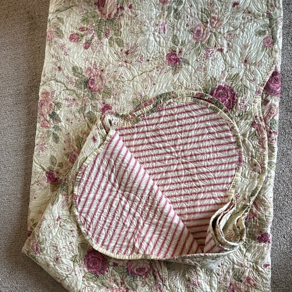 Chic Quilt Coverlet Shabby Pink Scalloped Edge Stripe Ticking Back King 100x 88 - Picture 4 of 6